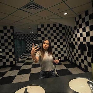 Meet your Posher, Julia